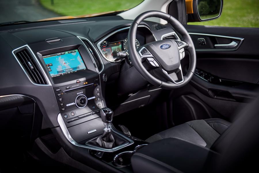 Интерьер Ford Edge Sport 2016 года  (UK) (фото 21 из 27)